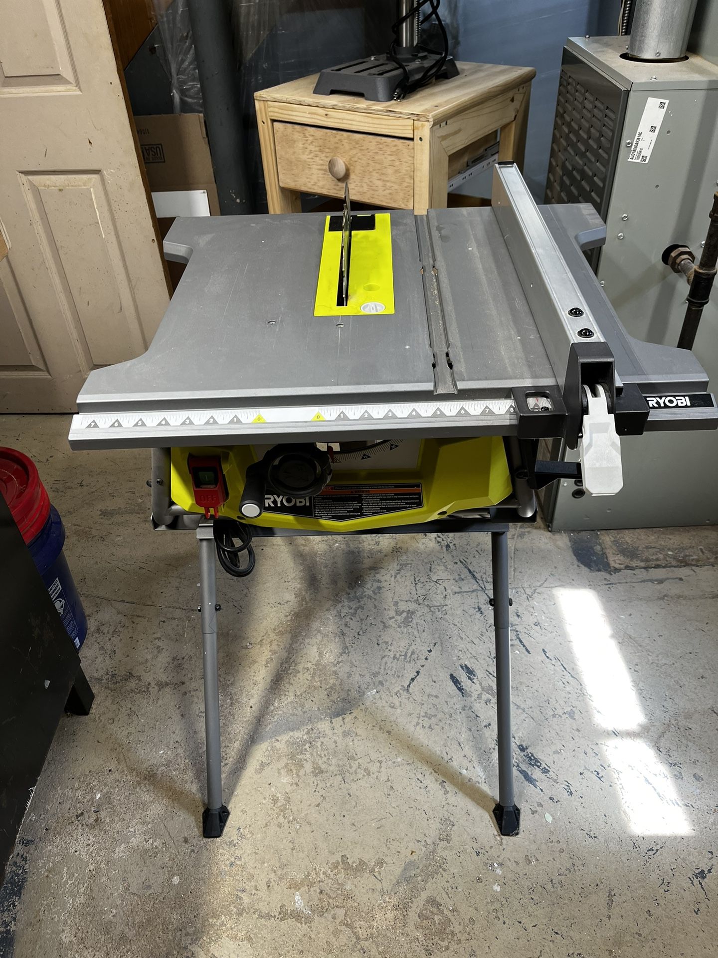 10” Table Saw w/Customized Accessories