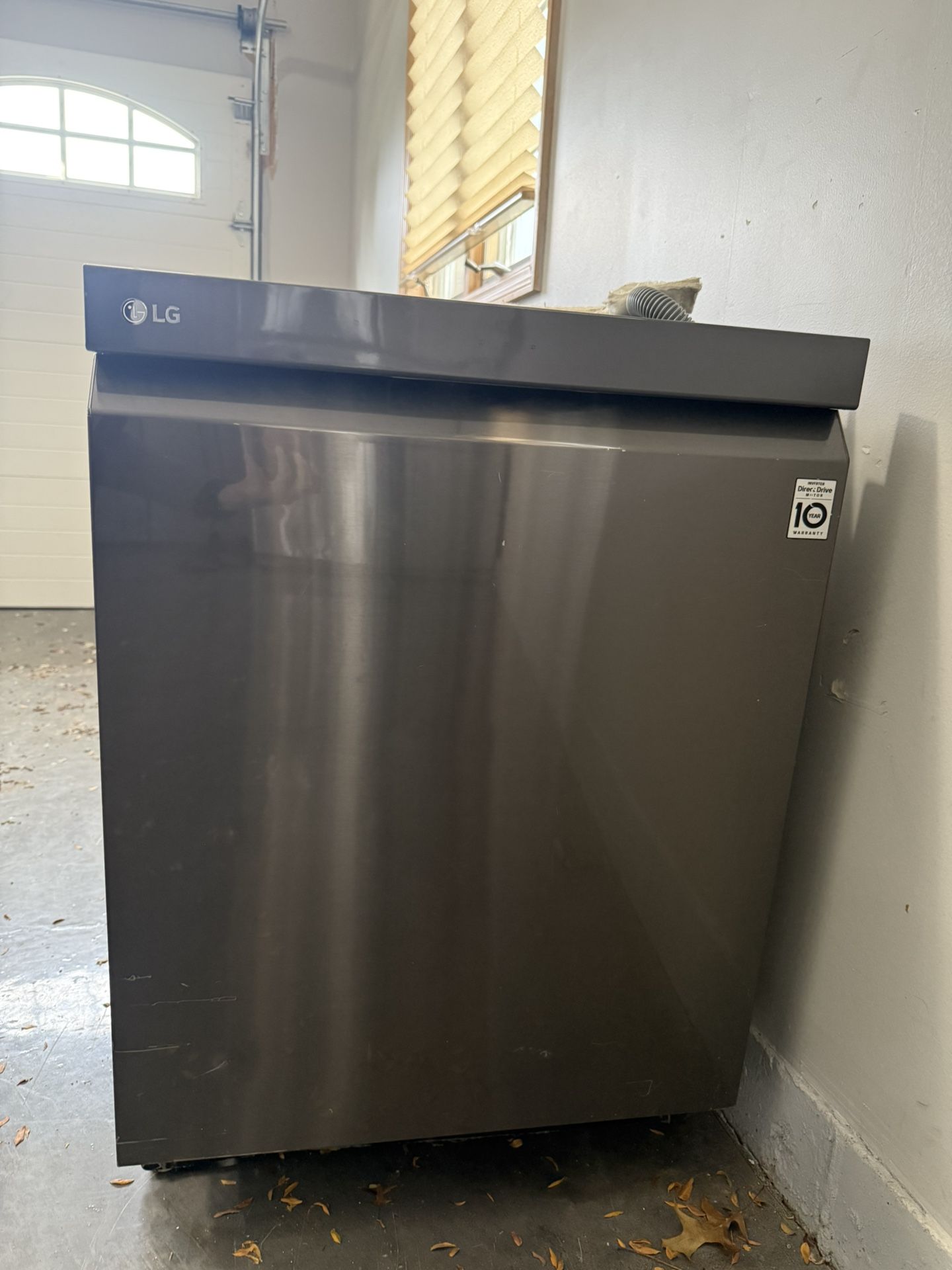 LG Dishwasher – Excellent Condition – $350 OBO