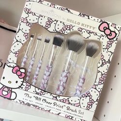 Impression Hello Kitty Makeup Brush Set 