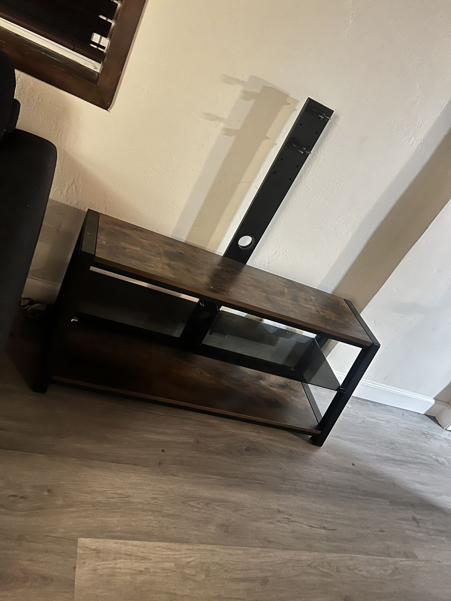 Wooden Modstyle swivel TV stand/Needs Mount