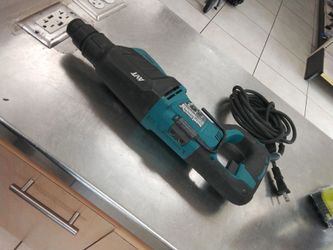 Makita AVT Corded Rotary Hammer Drill