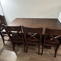 Solid Wood Expanding Dining Table
