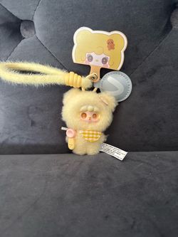 Yooki Hello I Take A Bite Series Yellow bear letter V