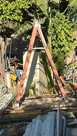 Folding ladder 7ft to 14ft