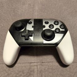 Switch Pro Controller Super Smash Edition + Charger 