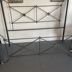 Brandnew Farmhouse/rustic Metal King Bed Frame 