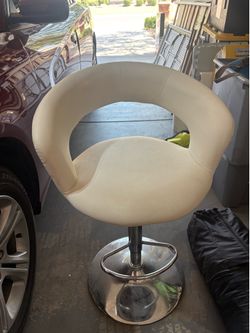 White stool