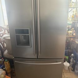 LG Refrigerator 36:70 Working Good 150$