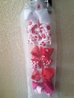 8 New Girl Bows