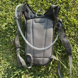 Bass Pro Shops Eclipse Hydration Backpack 2L Water Bladder