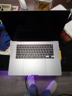 MacBook Pro (2019) (A2141) - MINOR COSMETIC DAMAGE