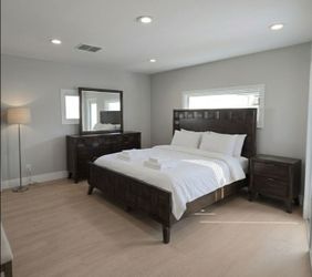 King Bed Set with Temperpedic Matress