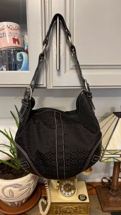 Coach handbag size medium