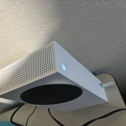 Xbox Series S Comes With Curved Monitor SCEPTR