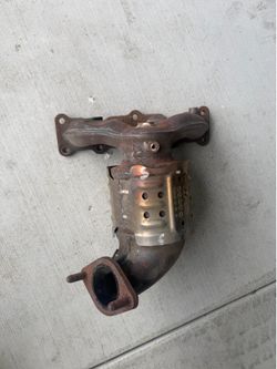Hyundai kia exhaust manifold