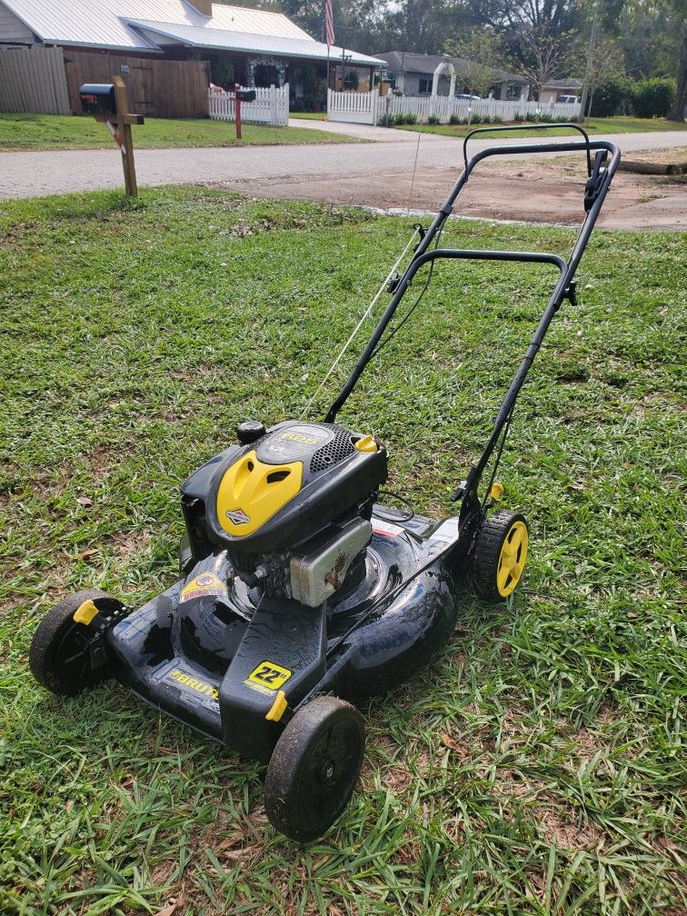 Brute 22 Inch Self Propelled Briggs And Stratton Mower for Sale in