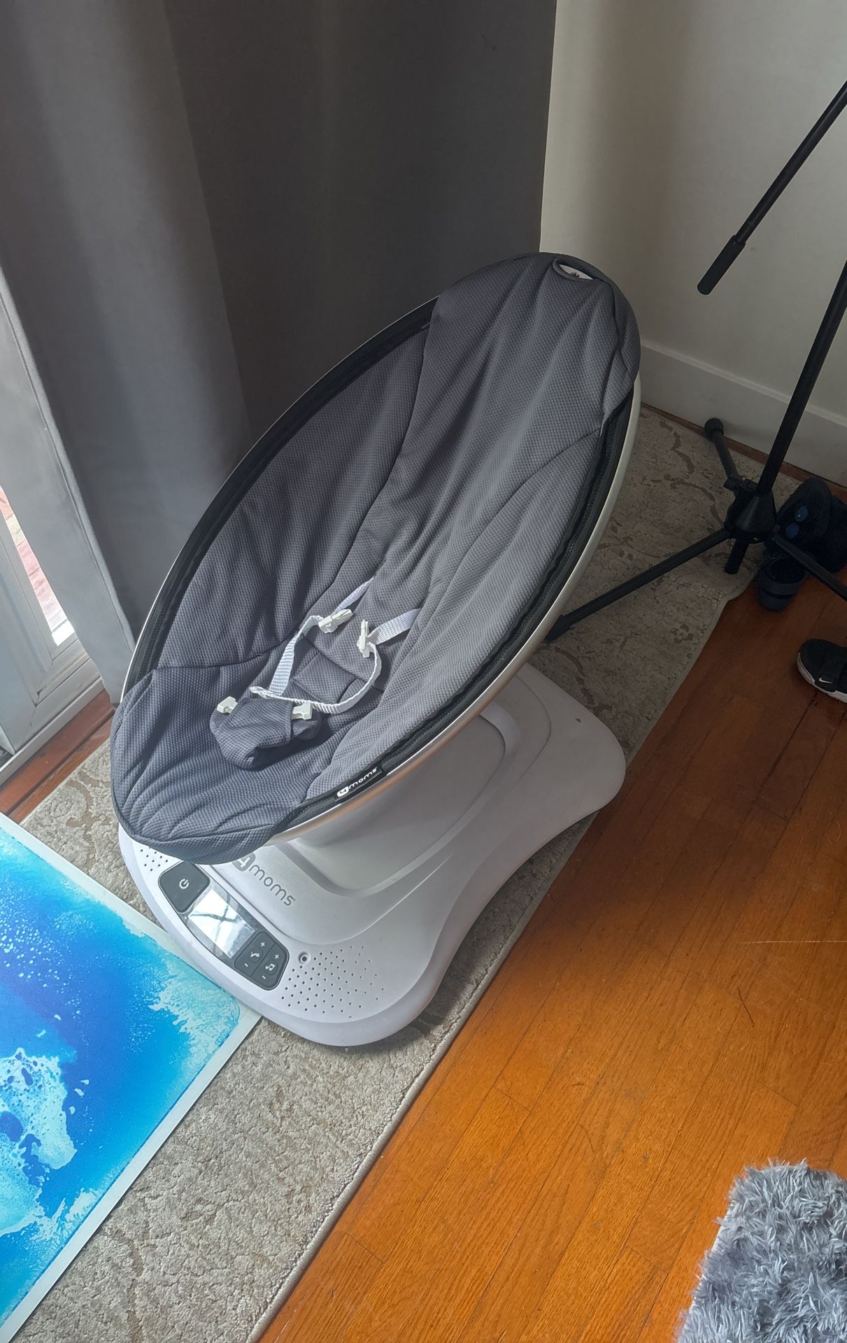 mamaRoo swing