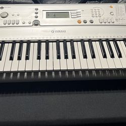 Yamaha PSR E303 Electric Keyboard 