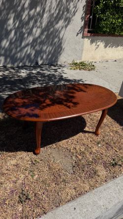 Oval Wood Coffee Table Queen Anne Legs