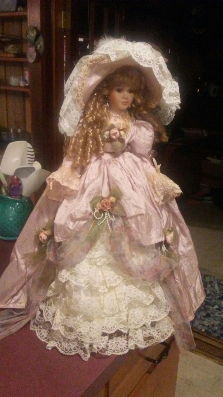 24" show stopper porcelain