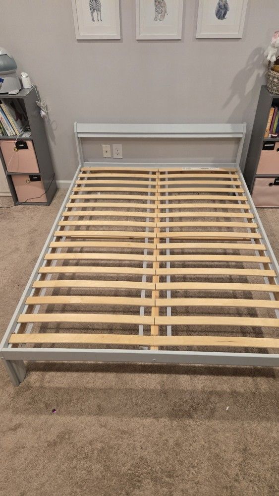 Full Size Wood Bed