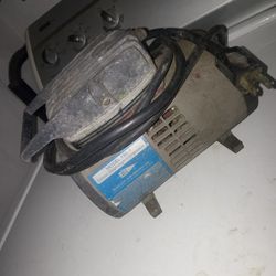 Badger Airbrush Compressor 