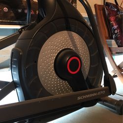 Schwinn 470 Elliptical 