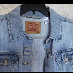 Levis Jacket XL Worn once  For Women’s 