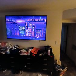 TV And Dresser Set