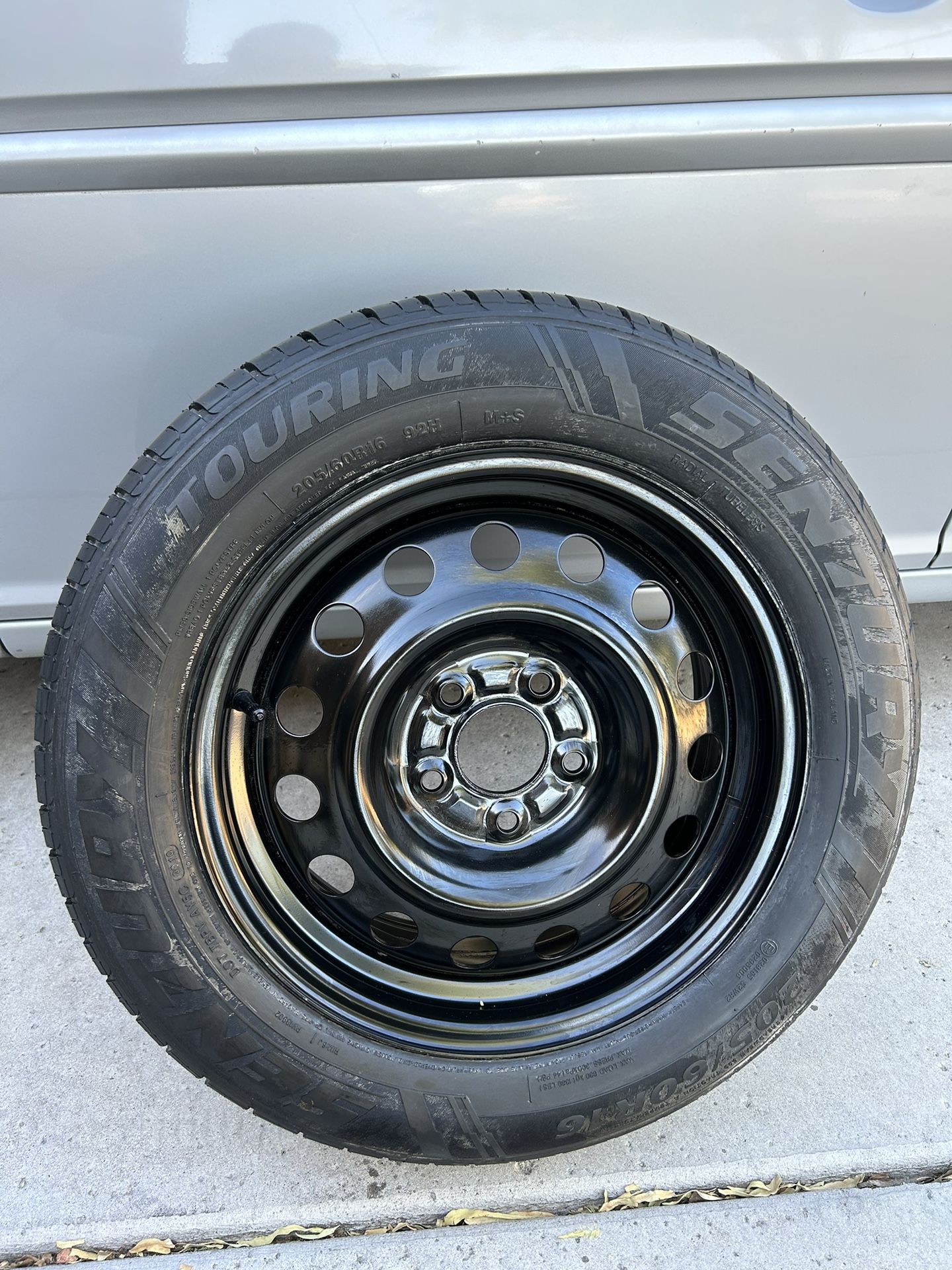 SENTURY Touring 205/60R16 92H M+S Tire with Rim*
