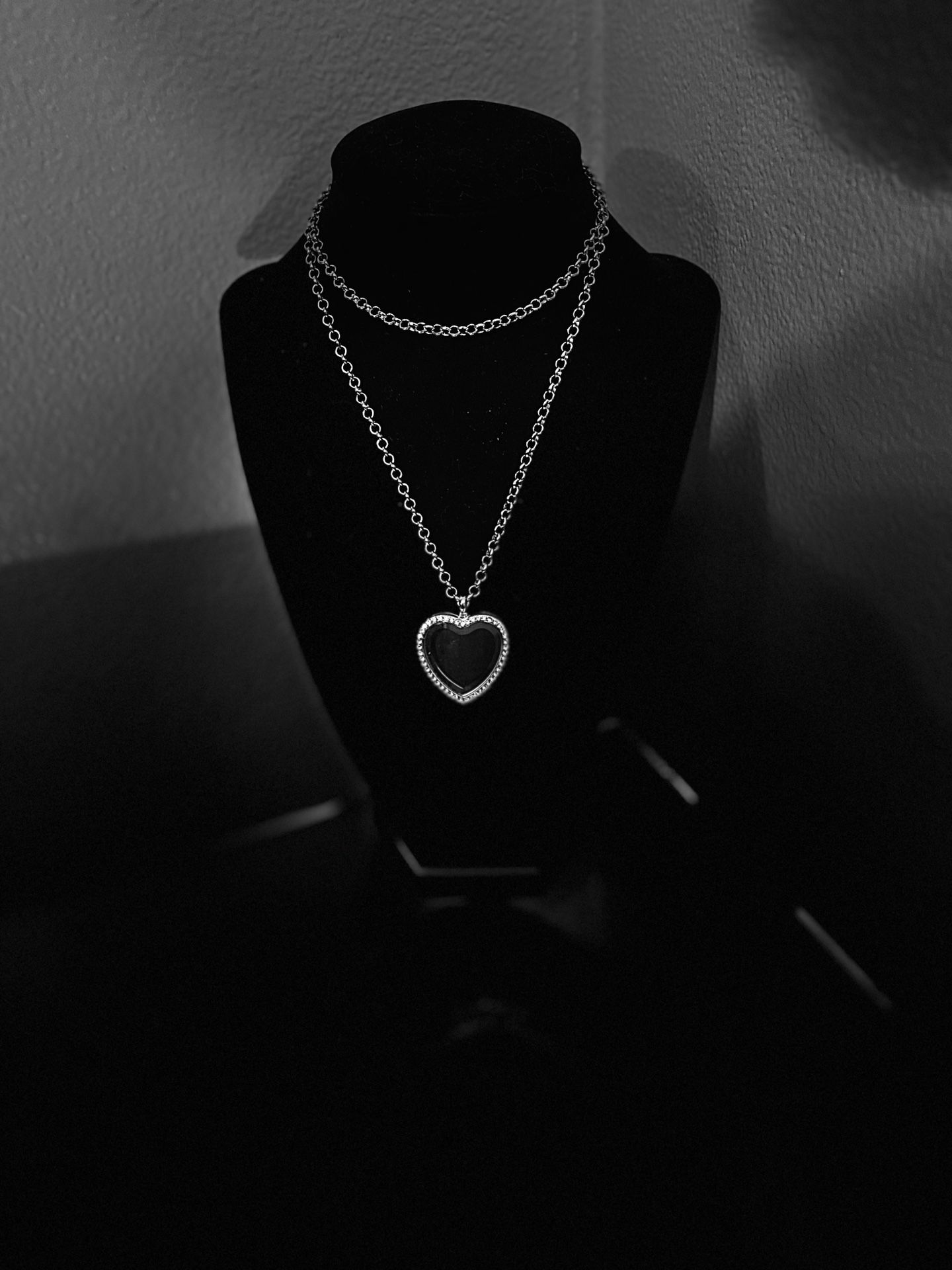 Crystal Locket necklace (Silver)