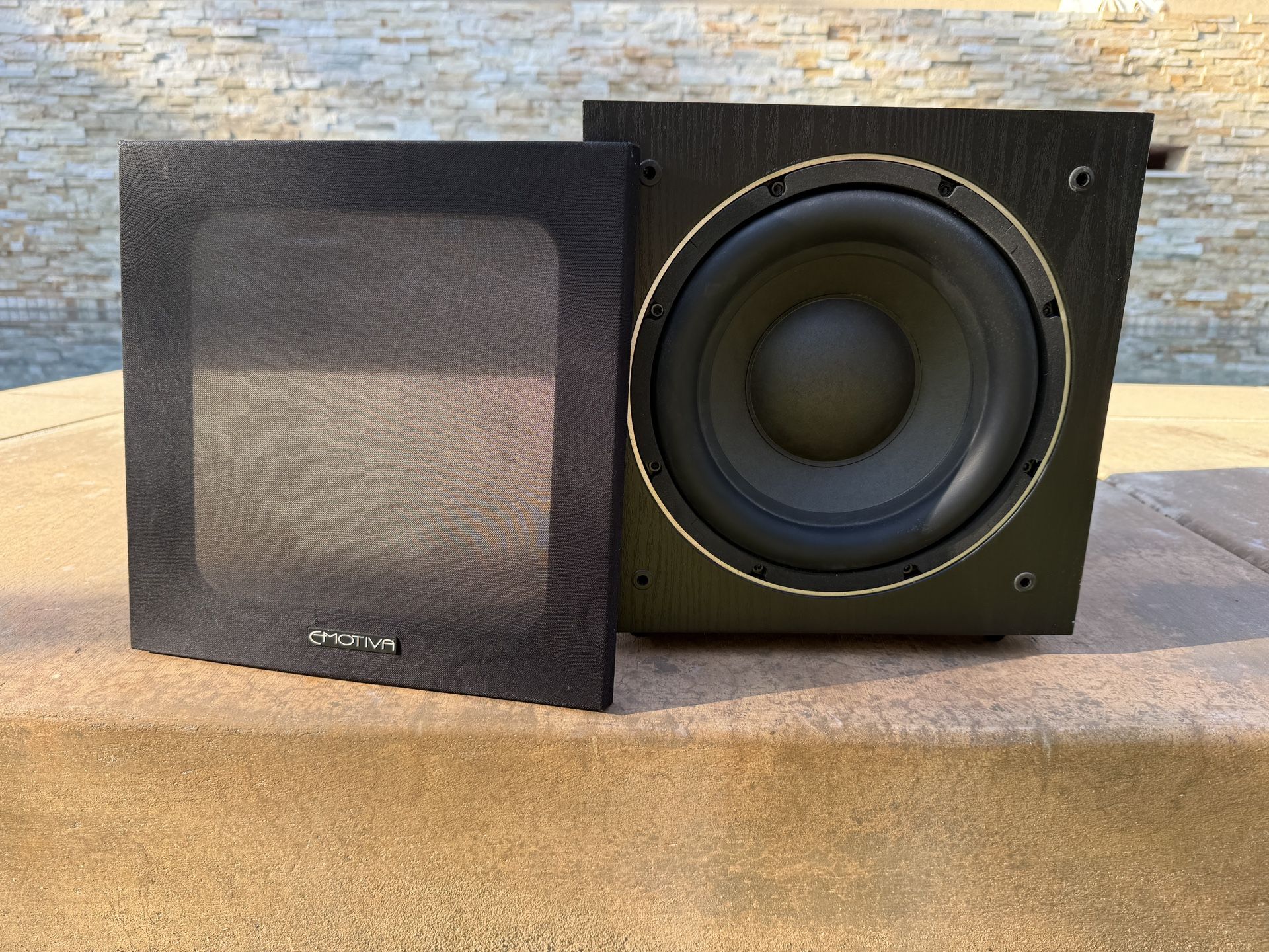 Emotiva 10 Ultra Subwoofer
