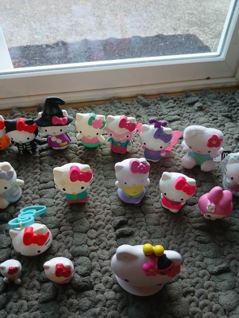 Twenty three hello kitties what