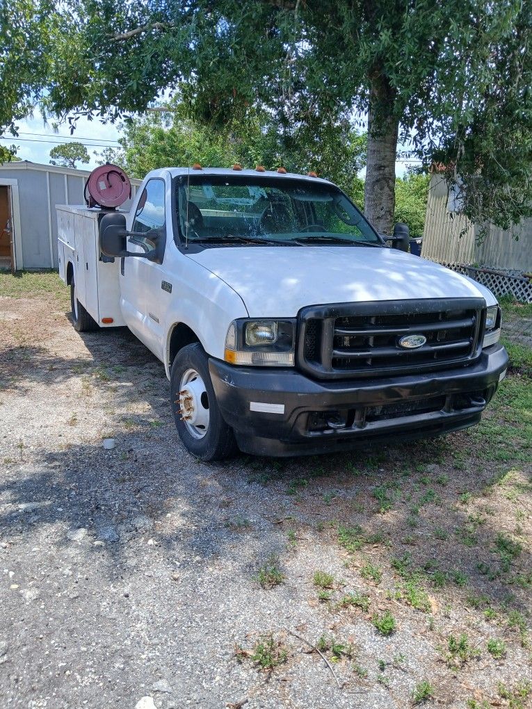 2004 Ford E-350