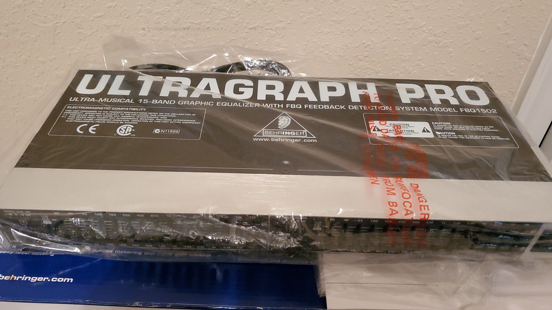 New Behringer Ultragraph Pro FBQ1502 15-band Stereo Graphic EQ