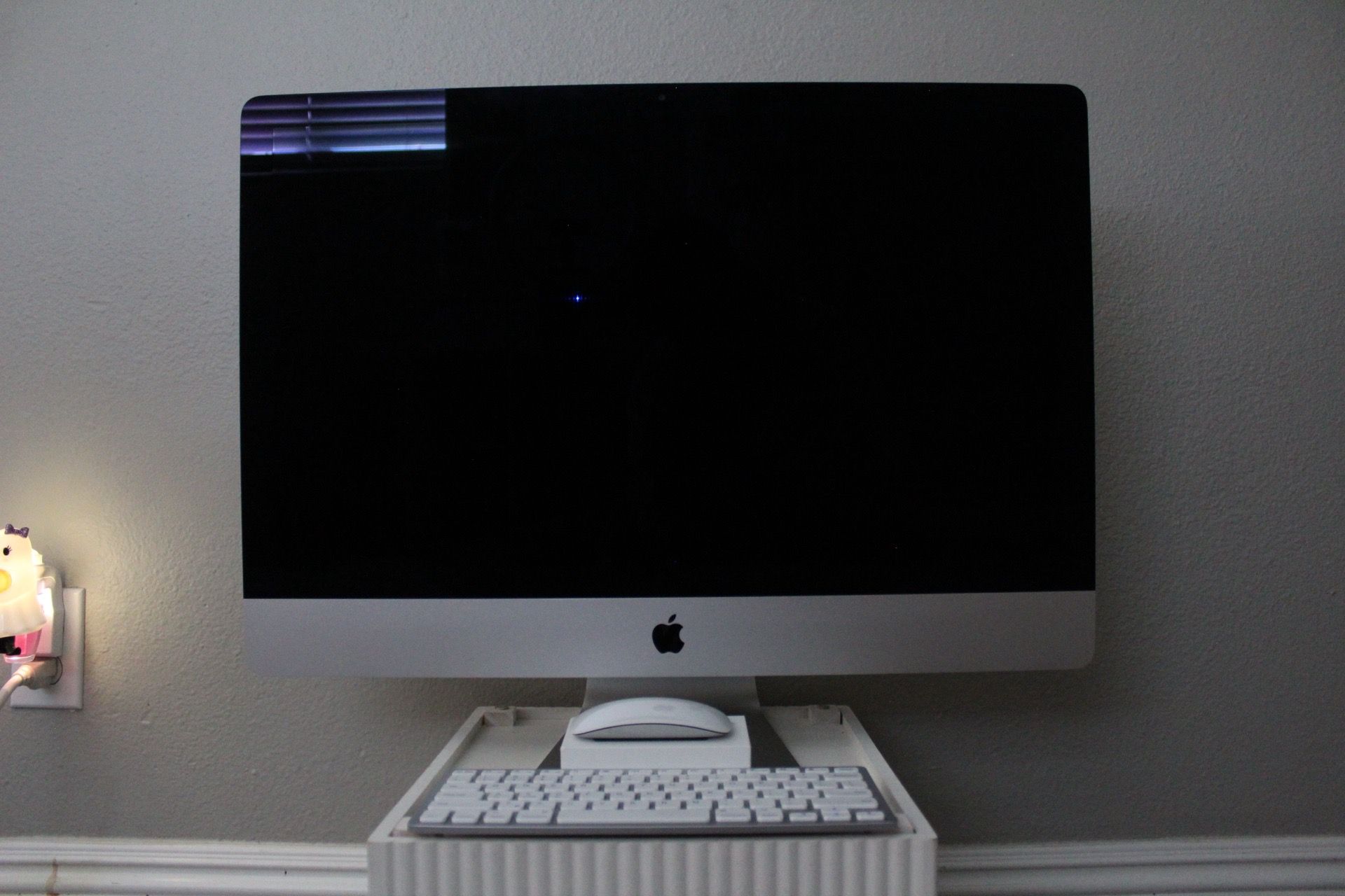 Apple iMac 27-inch Desktop Computer – Keyboard & Mouse Included