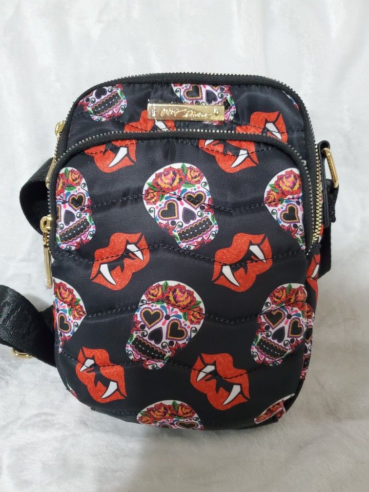 Betsy Johnson skull crossbody 