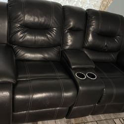 Leather Living room recliner set Great condition