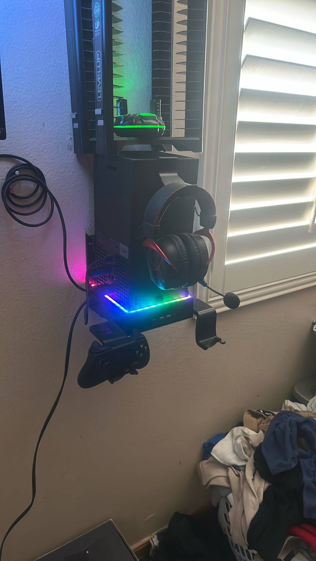 Xbox Series X - Hyper X Cloud Headset Included.