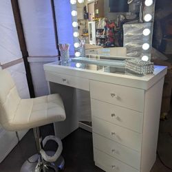 Vanity with Bluetooth 