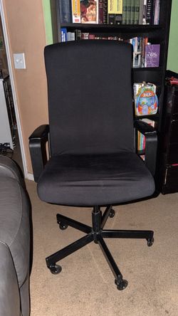 Black Office Chair with Armrests