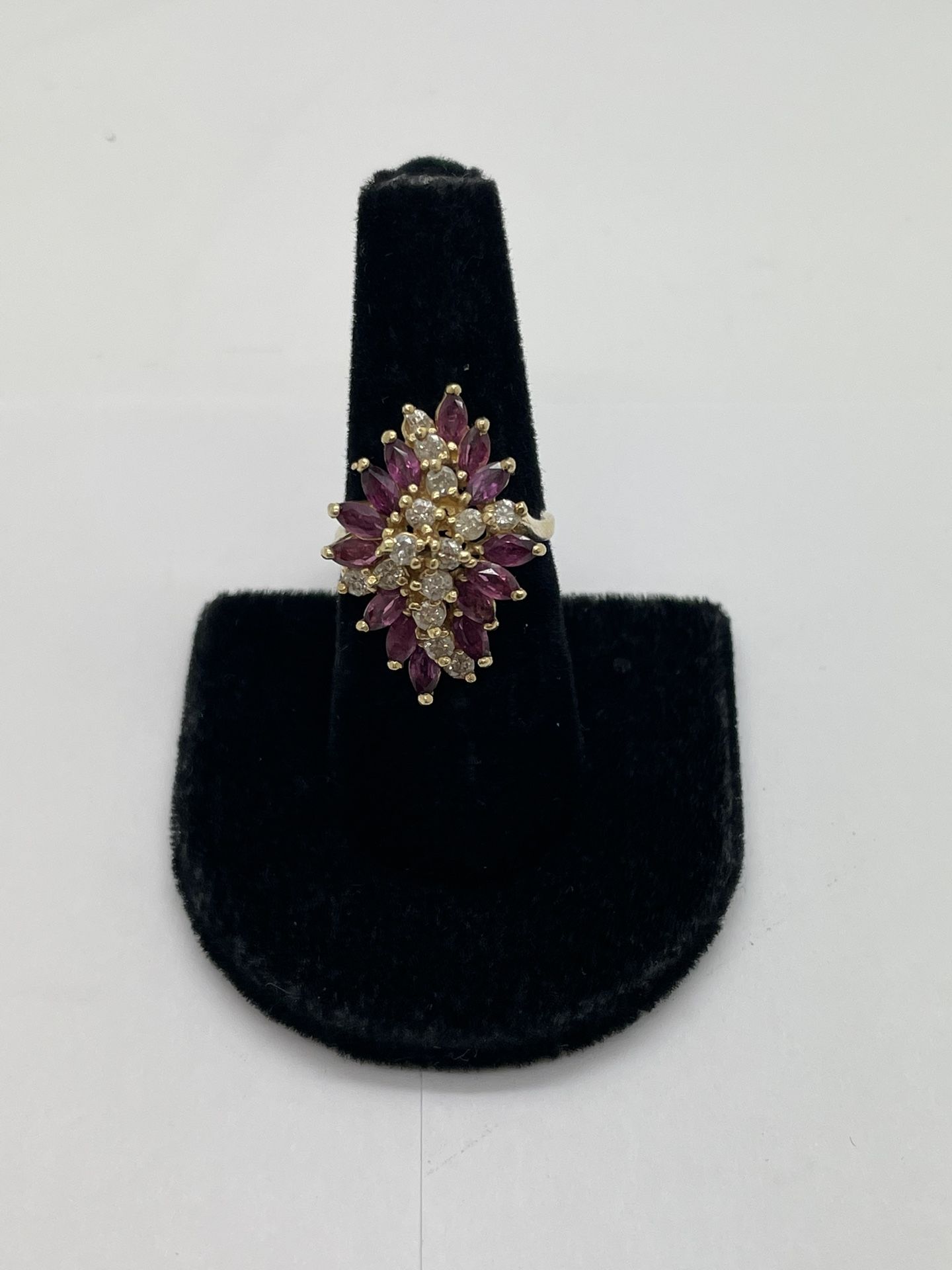 LADIES RING 14KT YELLOW GOLD, 9.5 GRAMS, 7” SIZE, NATURAL DIAMONDS & RUBY