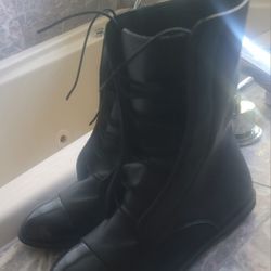 Women's boots. Size 7.5-8