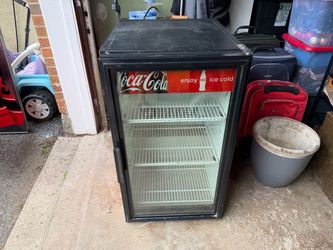 Coca-Cola Glass Door Beverage Cooler Mini Fridge Display Refrigerator