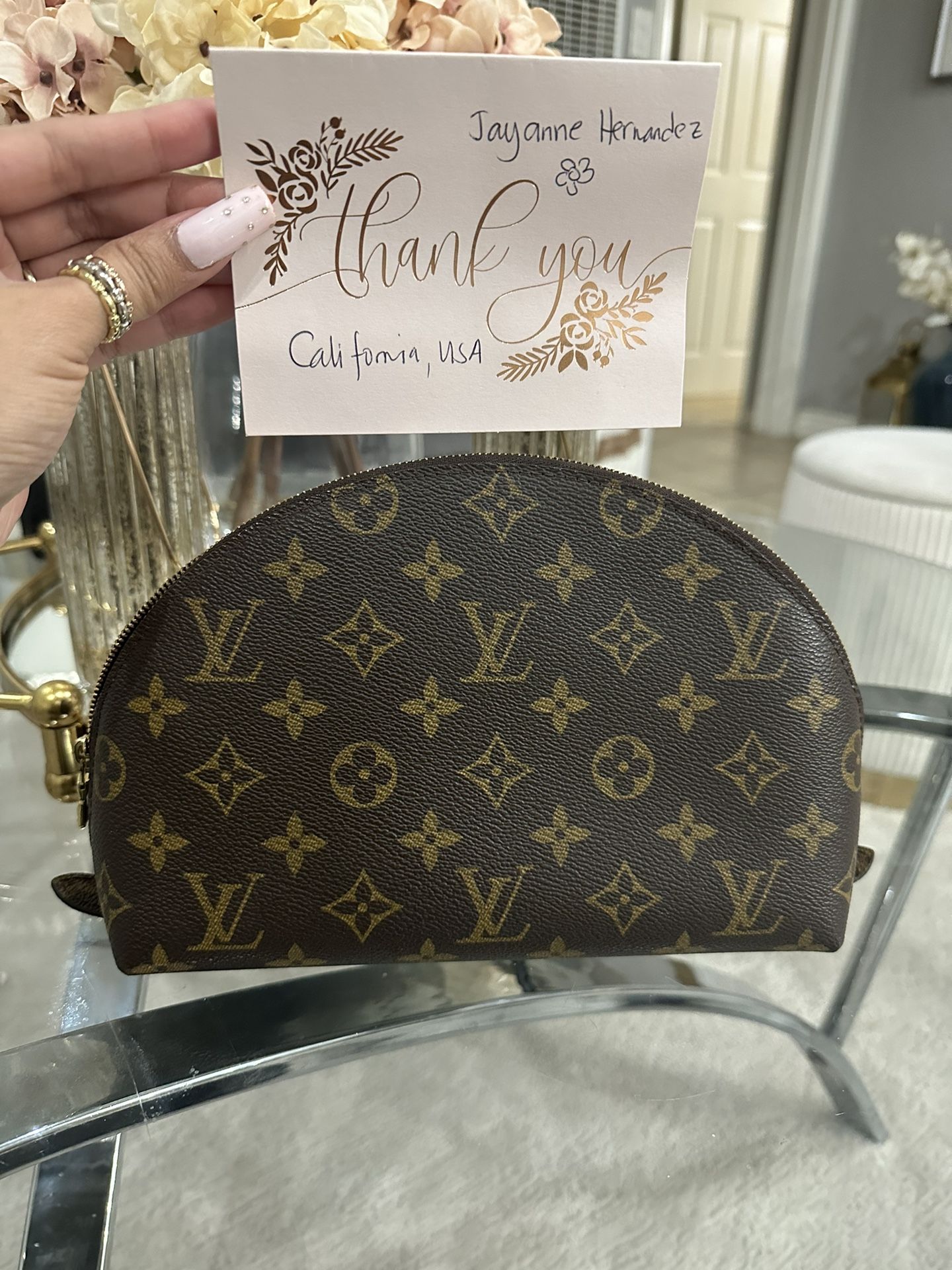 Louis Vuitton Large Make Up Pouch for Sale in South Gate, CA - OfferUp