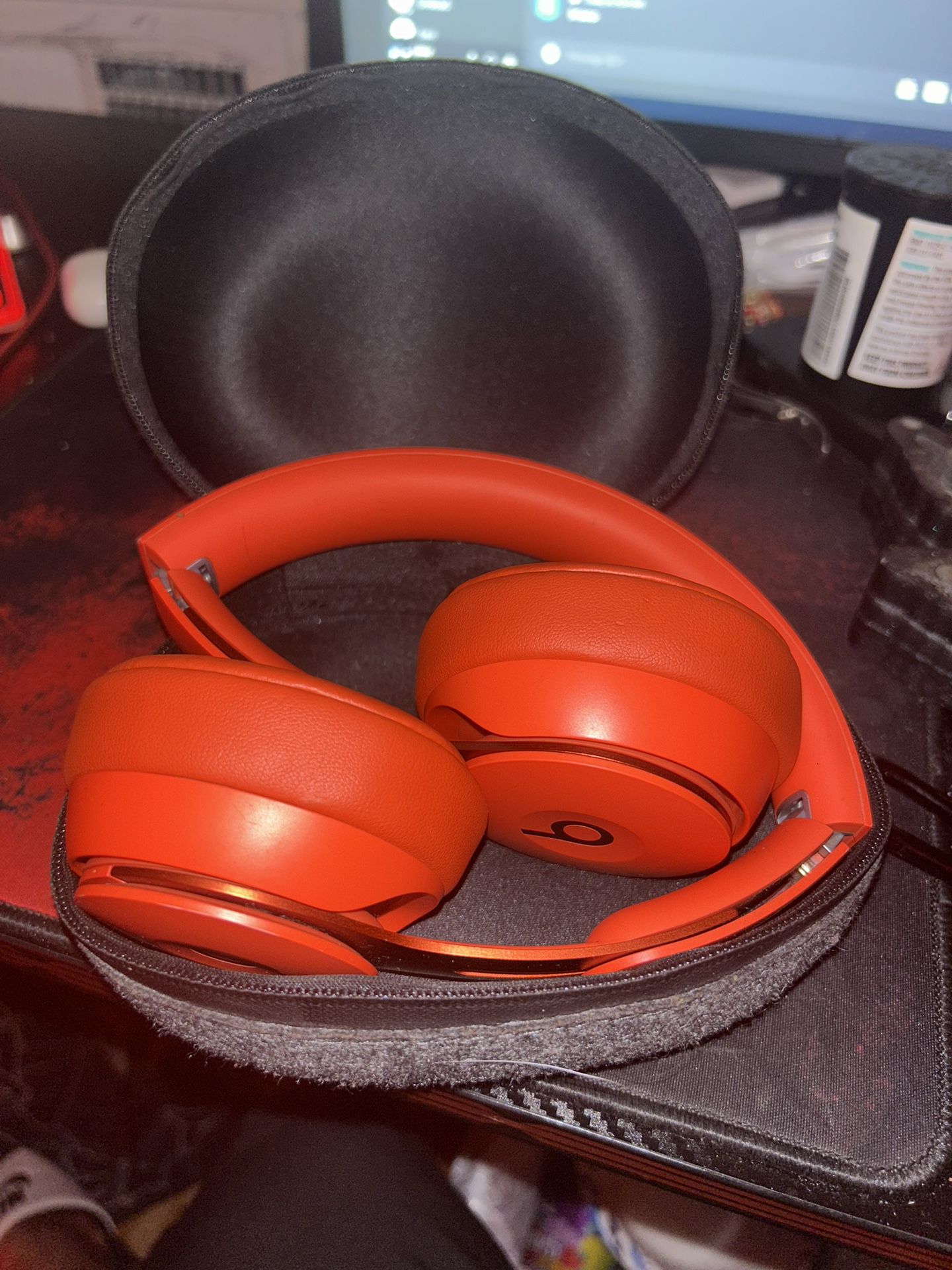 Beats Solo Pro (Red) 