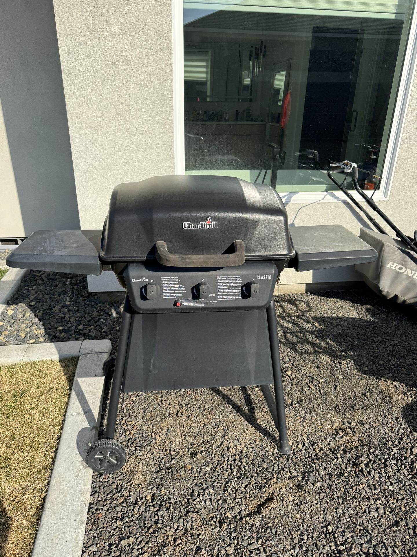 Charbroil BBQ Grill 3 Burner 