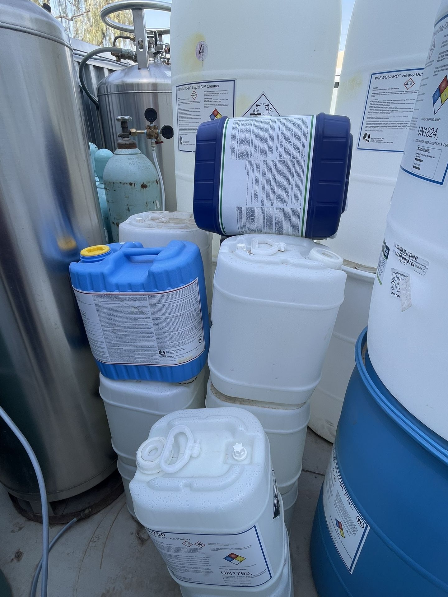 5 Gallon Containers