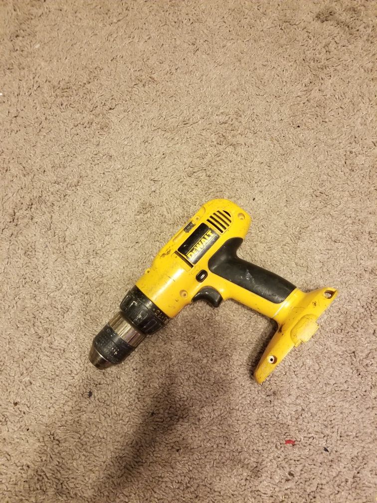 Dealt cordless 18v drill