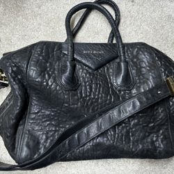 Givenchy Antigona bag black pebbled leather 